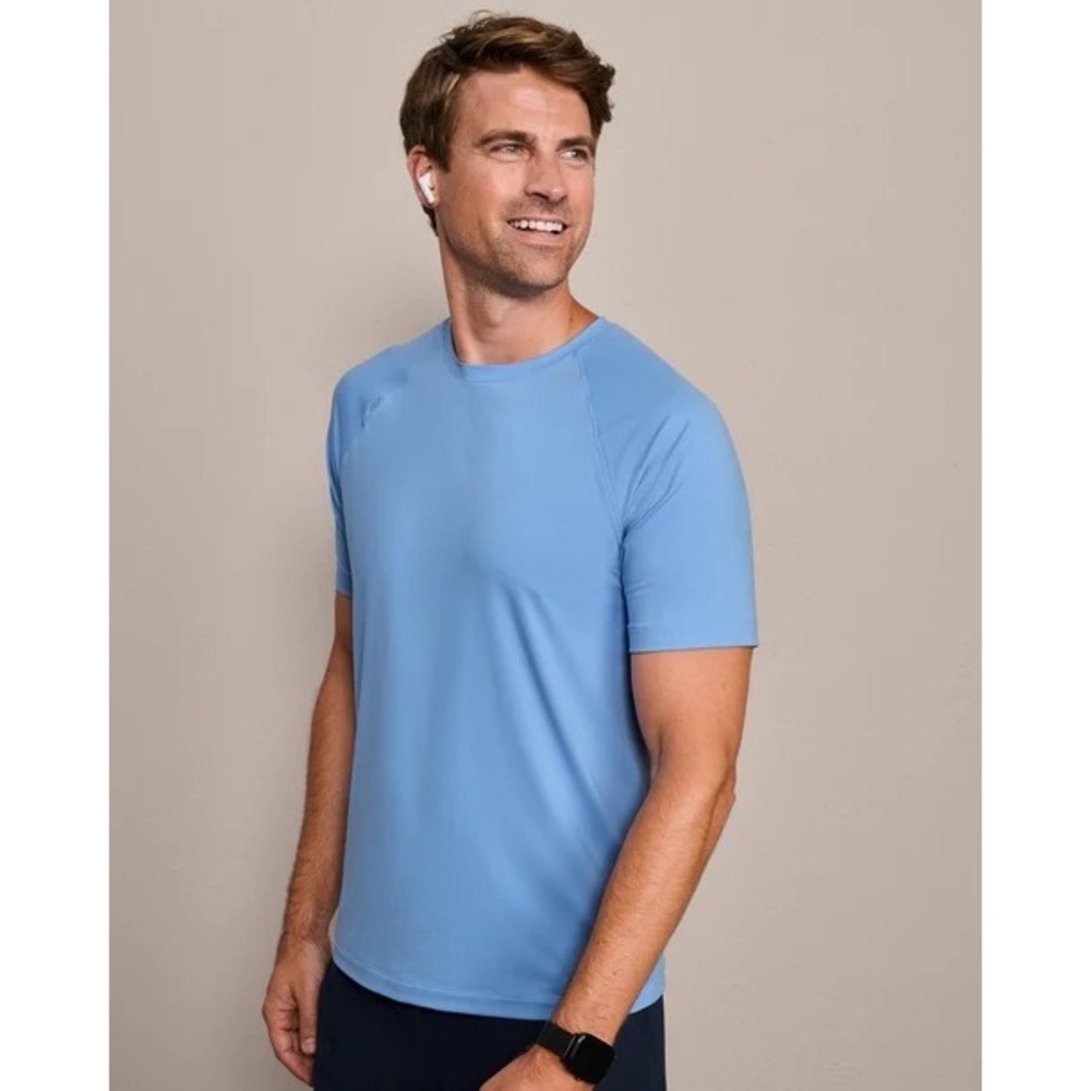 Rhone Reign Short Sleeve Performance T-Shirt Blue Mist Heather Men's Size XL